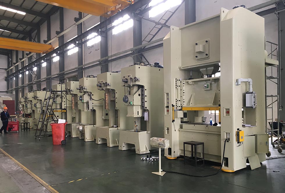 閉式精密沖床生產裝配